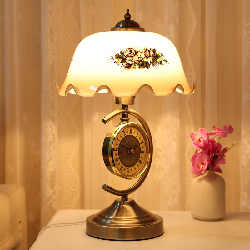 Desk Lamp - โคมไฟตั้งโต๊ะสไตล์ยุคกลาง ย้อนยุค ชวนให้นึกถึงความทรงจำในอดีต สไตล์ยุโรป และสไตล์สาธารณรัฐจีน เหมาะสำหรับห้องทำงาน
